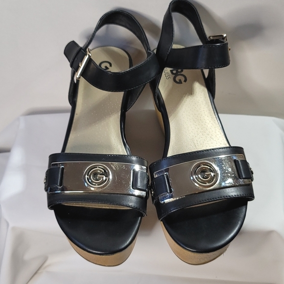 GBG Guess Danna Wedge Black Sandals, Women's size 8 - Picture 3 of 7